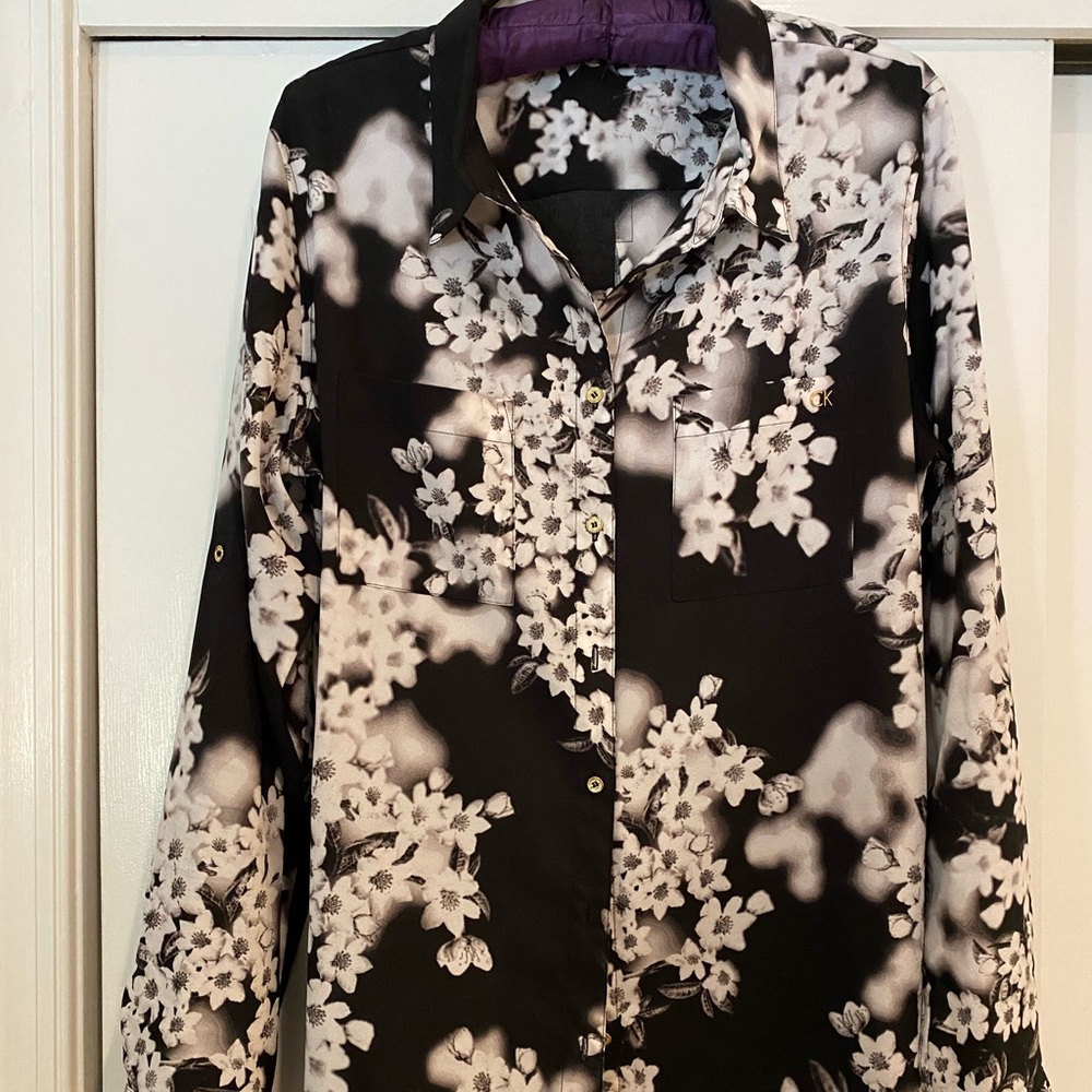 Calvin Klein long flowered blouse